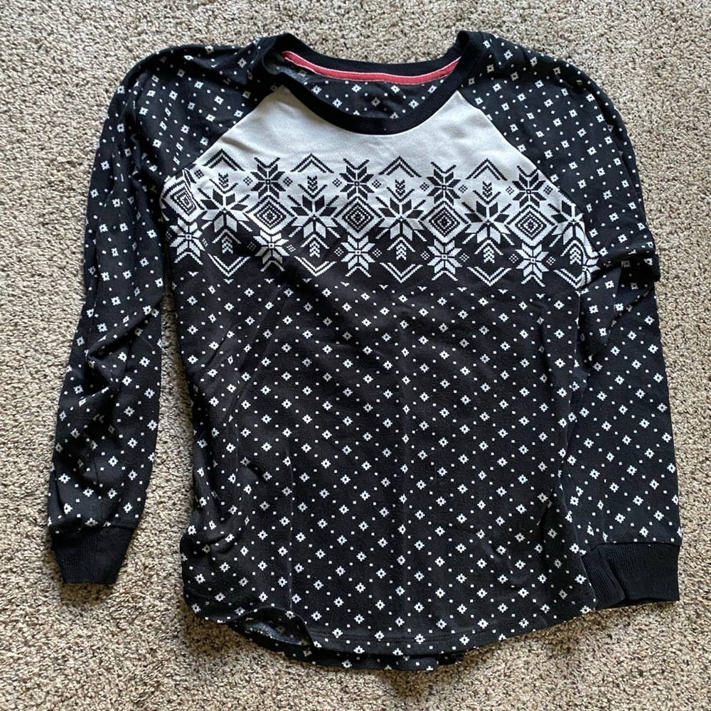 Cuddl Duds fleece pajamas. Size XL. Black winter pattern. Super soft